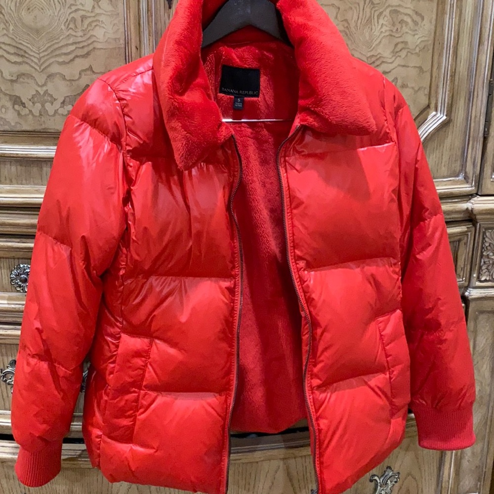 Banana Republic cozy red puff jacket size small